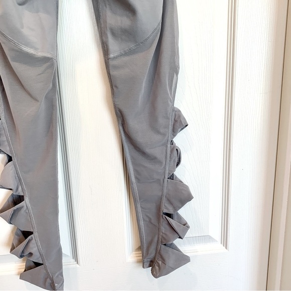 VS Light Grey Knots Knotted Mesh Knockout Sport Leggings - Picture 5 of 9